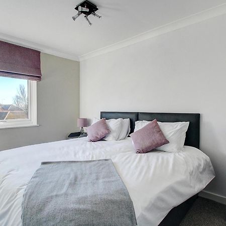 2 Minutes From Mk Central By Car- 2 Bed Apartment - 2 Free Parking Spaces- Hosted By Stayinmk Milton Keynes Exterior photo