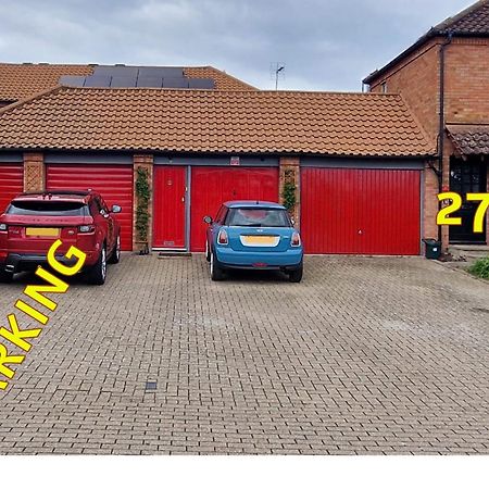 2 Minutes From Mk Central By Car- 2 Bed Apartment - 2 Free Parking Spaces- Hosted By Stayinmk Milton Keynes Exterior photo